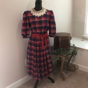 Women’s 1970’s d.d. II Plaid Maxi Dress- Size 12